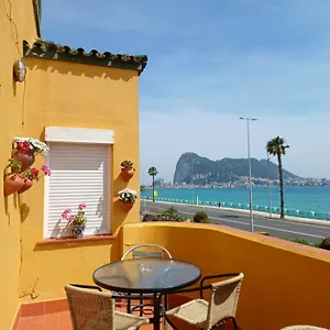 Gibraltar Views Pensión