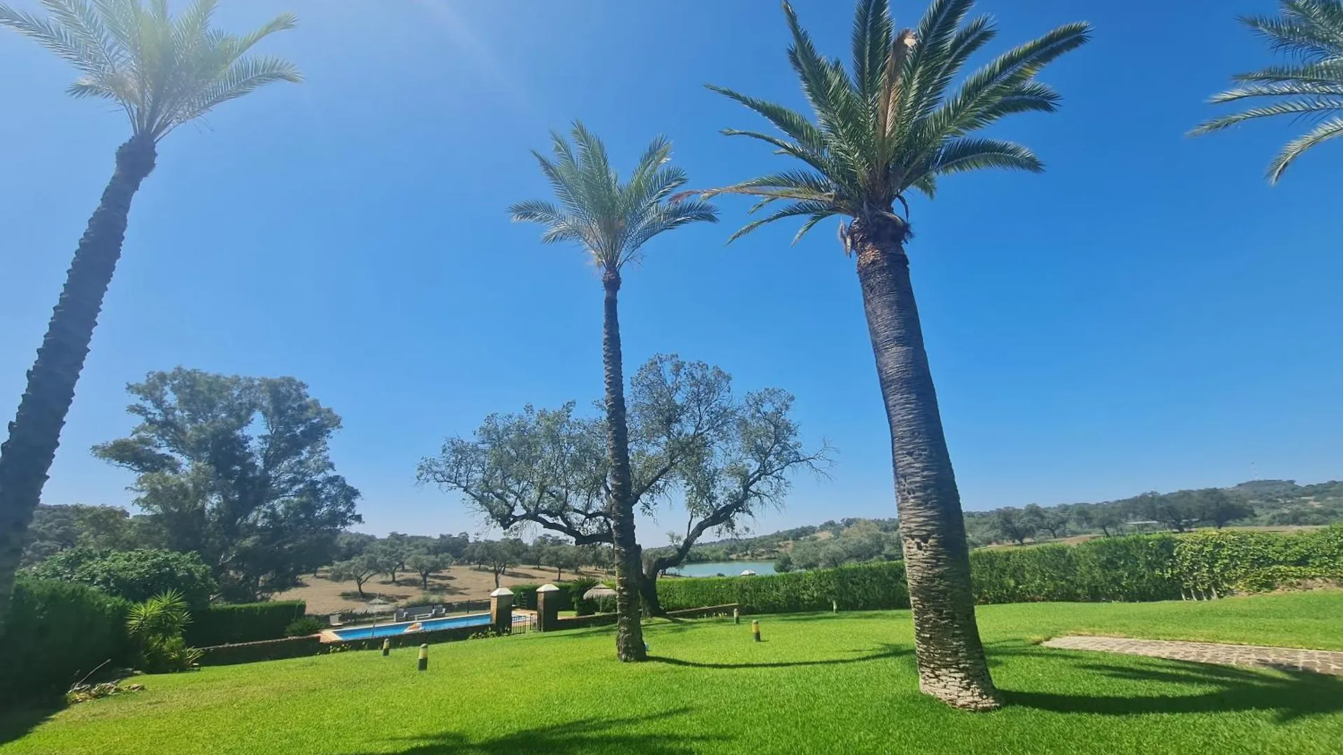 Resort Alojamiento Rural Finca Barral El Garrobo