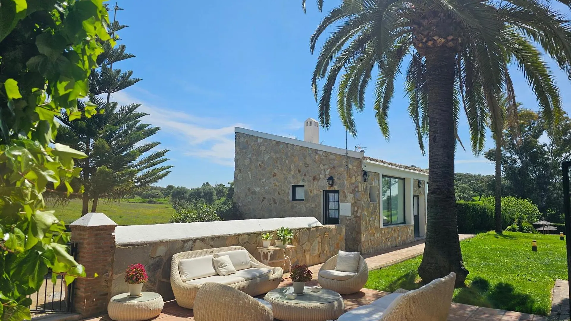 Resort Alojamiento Rural Finca Barral El Garrobo Spain