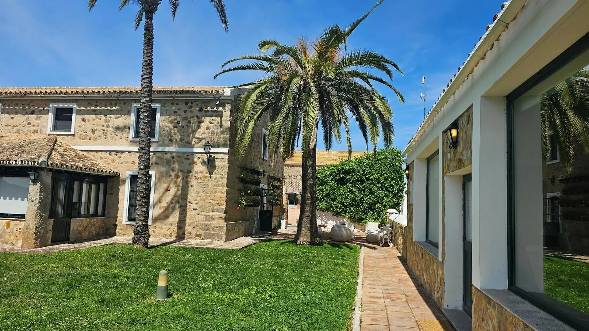 Alojamiento Rural Finca Barral El Garrobo Resort